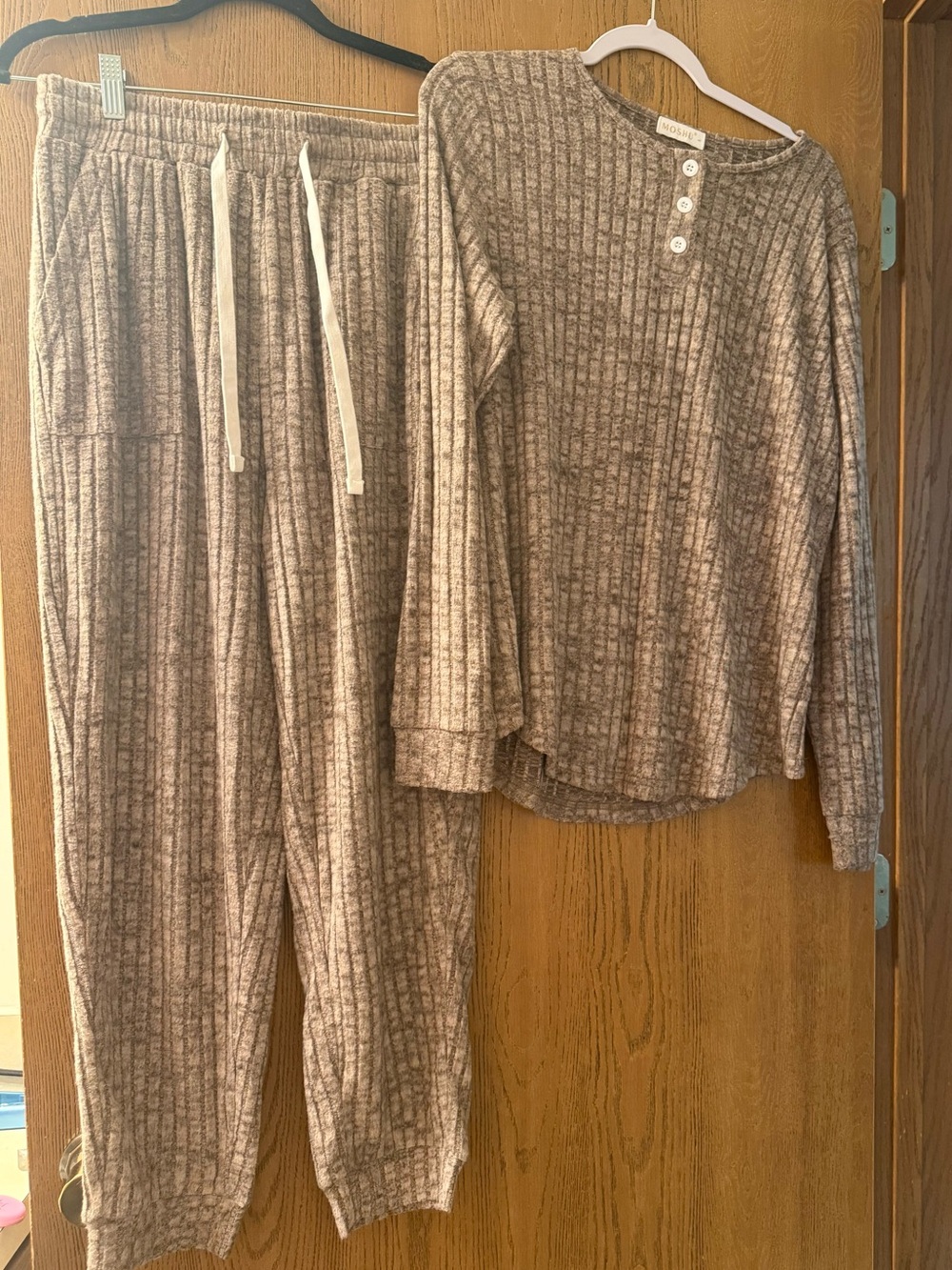 Cozy Ribbed Lounge Set in Taupe